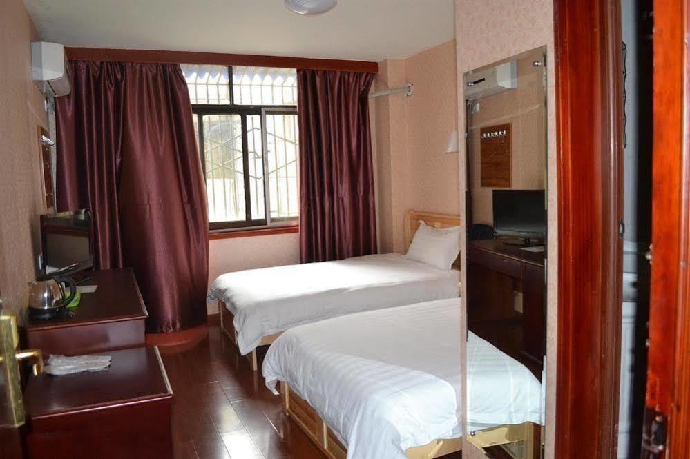 Zhengfu Caotang Decent Inn Chengdu Exterior photo
